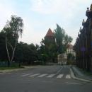 W oddali baszta przy ul. Chojnowskiej - panoramio